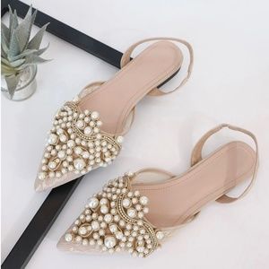 Pearl pointy shoes